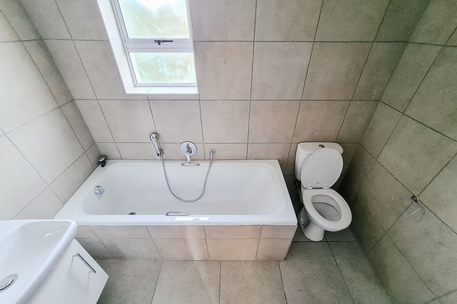 To Let 2 Bedroom Property for Rent in Parsonsvlei Eastern Cape